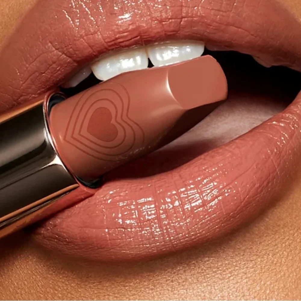 Charlotte Tilbury LOOK OF LOVE LIPSTICK K.I.S.S.I.N.G - NUDE ROMANCE